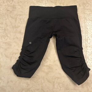 lululemon athletica charcoal capri Leggings
